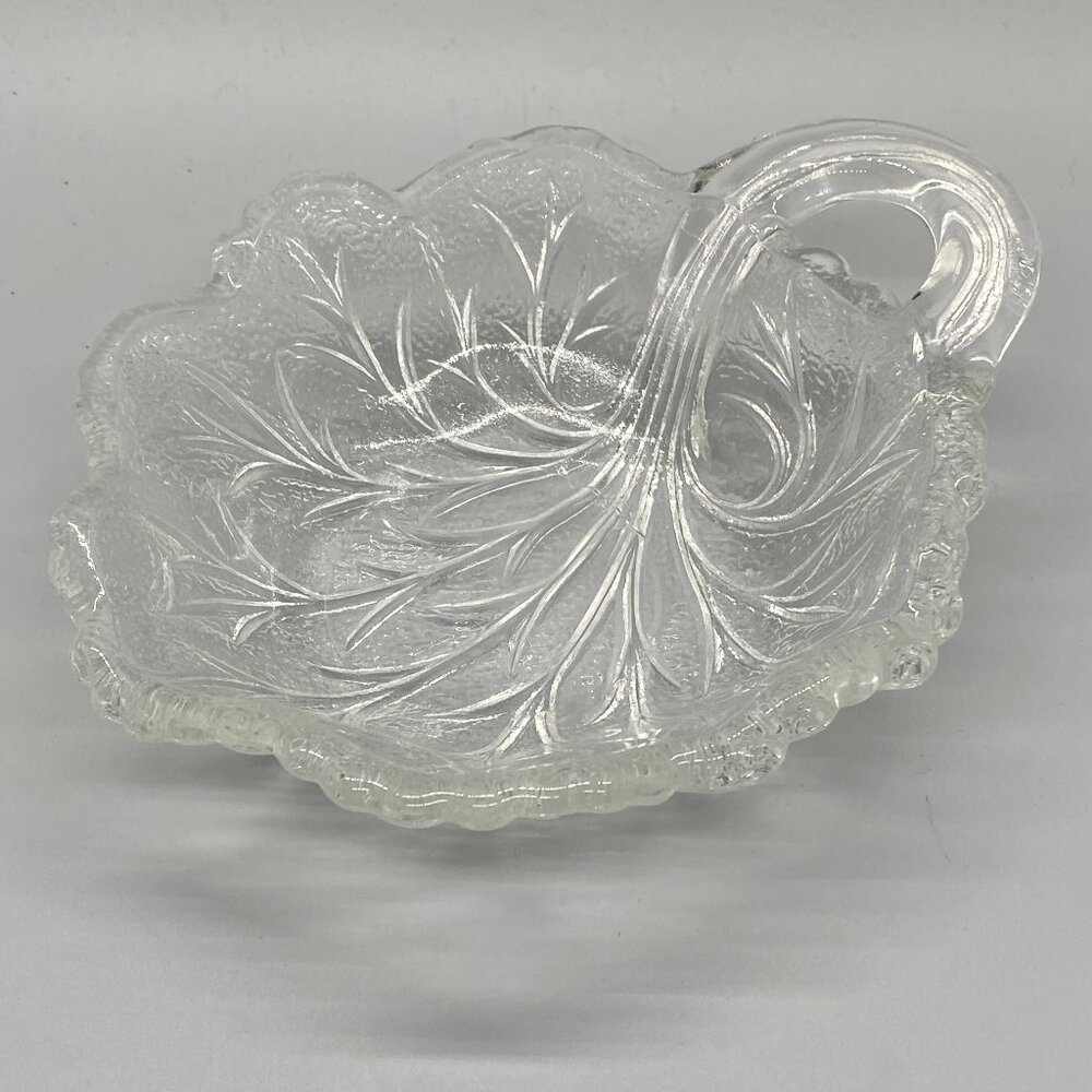 Indiana Glass Cabbage Leaf Pebble glass Candy Trinket Dish 5.5"